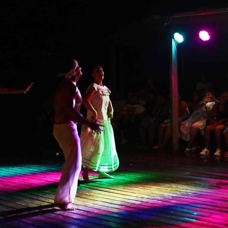 Media Luna Resort Second Bight Bagian luar foto
